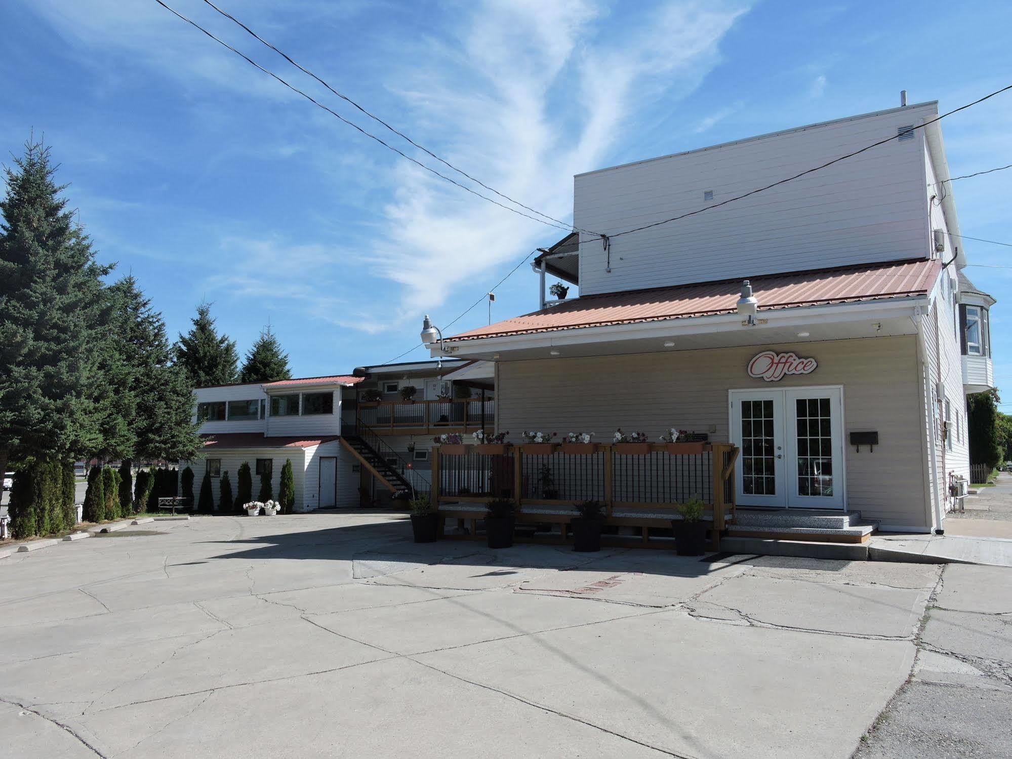 Almo Court Motel Cranbrook Exterior foto